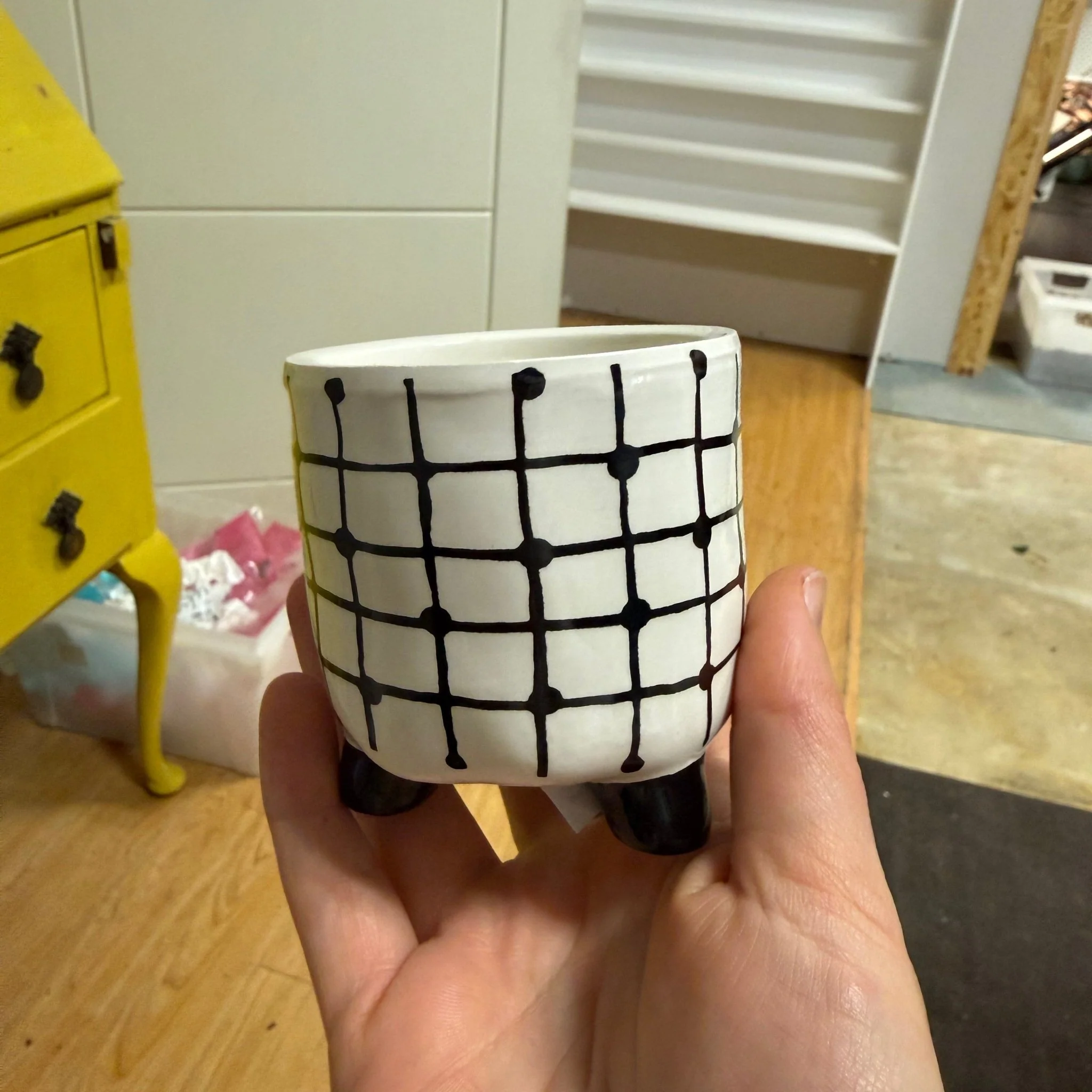 Black & White Ceramic Pot – Grid
