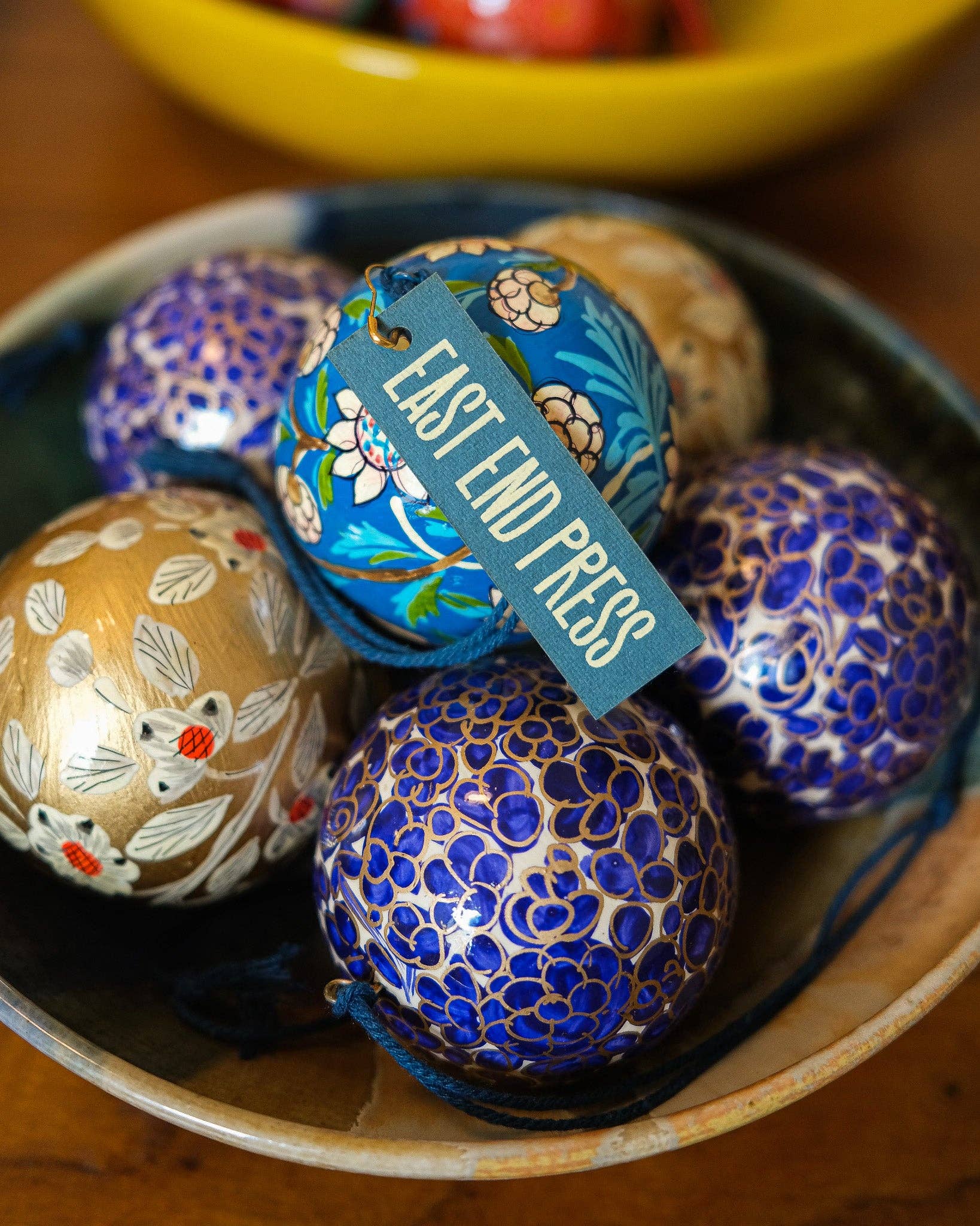Cobalt Blue Flowers Bauble - Image 3