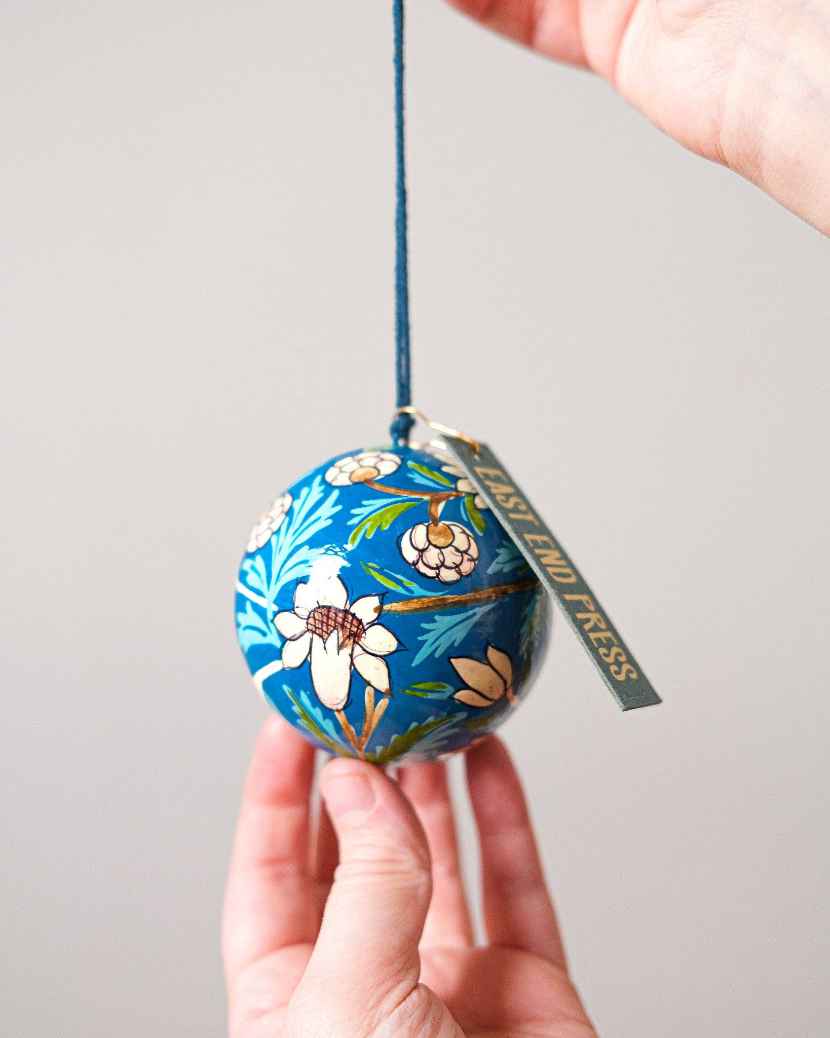 Cobalt Blue Flowers Bauble - Image 7