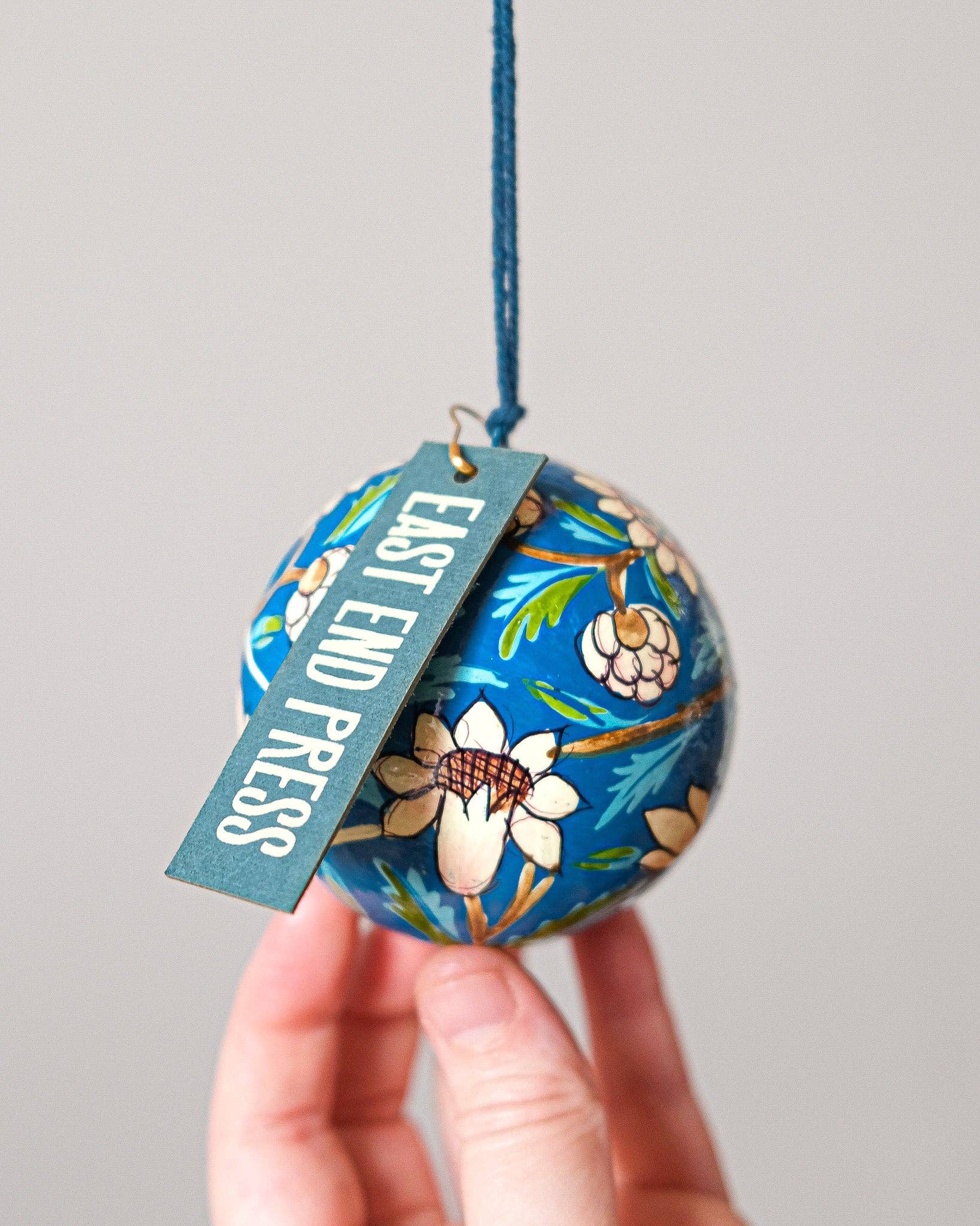 Cobalt Blue Flowers Bauble - Image 9