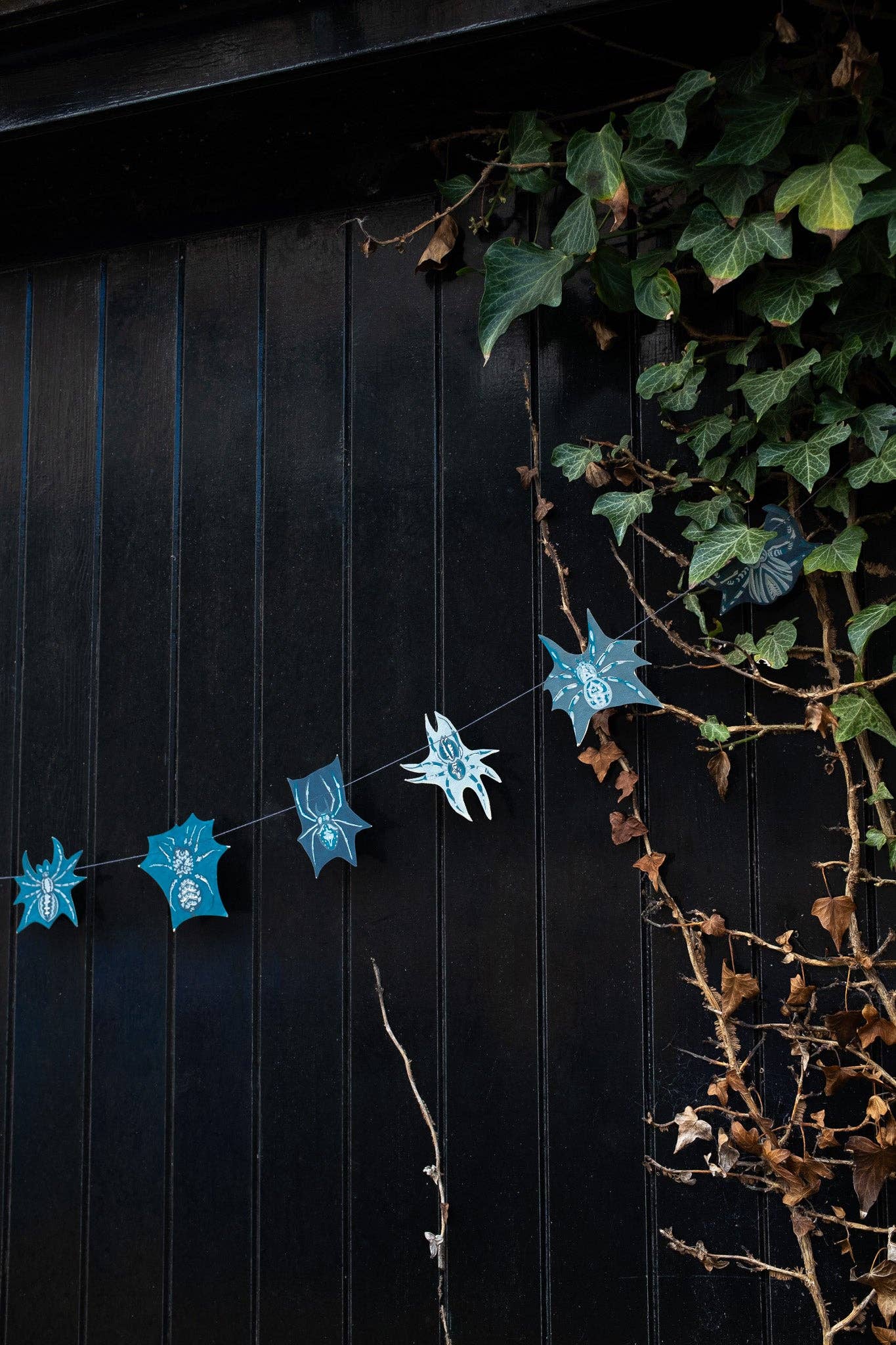 Creeping Spider Sewn Garland - Image 15