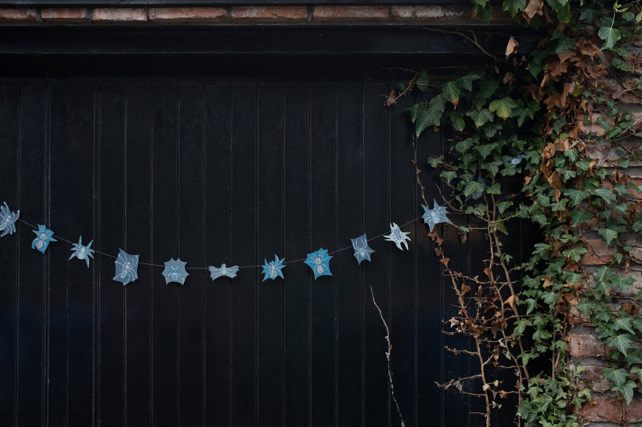 Creeping Spider Sewn Garland - Image 16