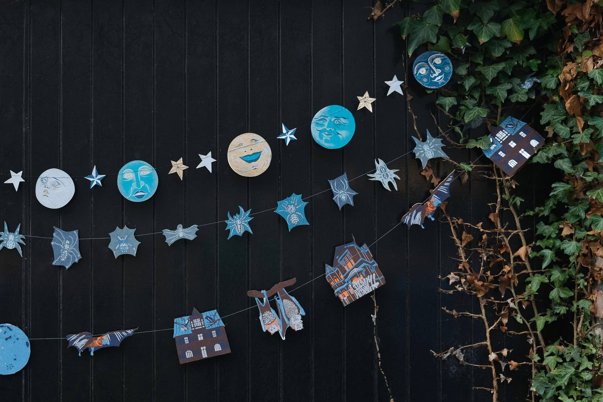 Creeping Spider Sewn Garland - Image 17