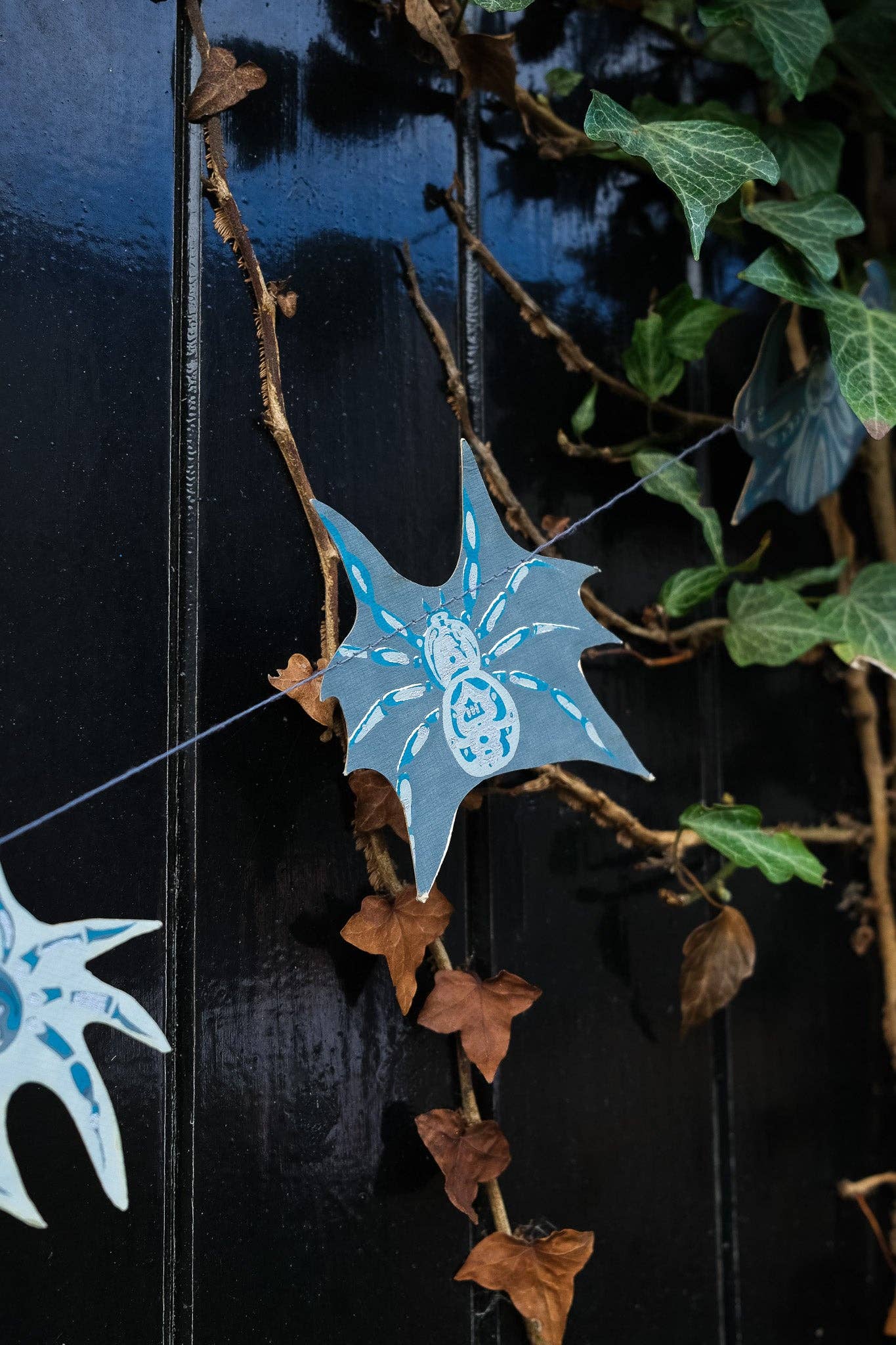 Creeping Spider Sewn Garland - Image 6