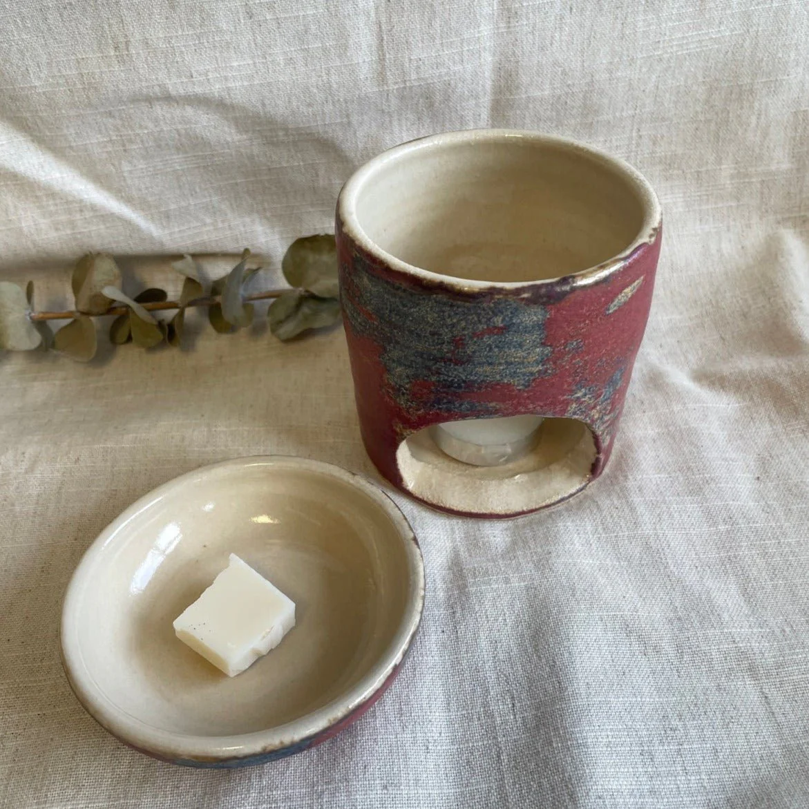 Dark Pink Ceramic Wax Melt or Essential Oil Burner - Image 2
