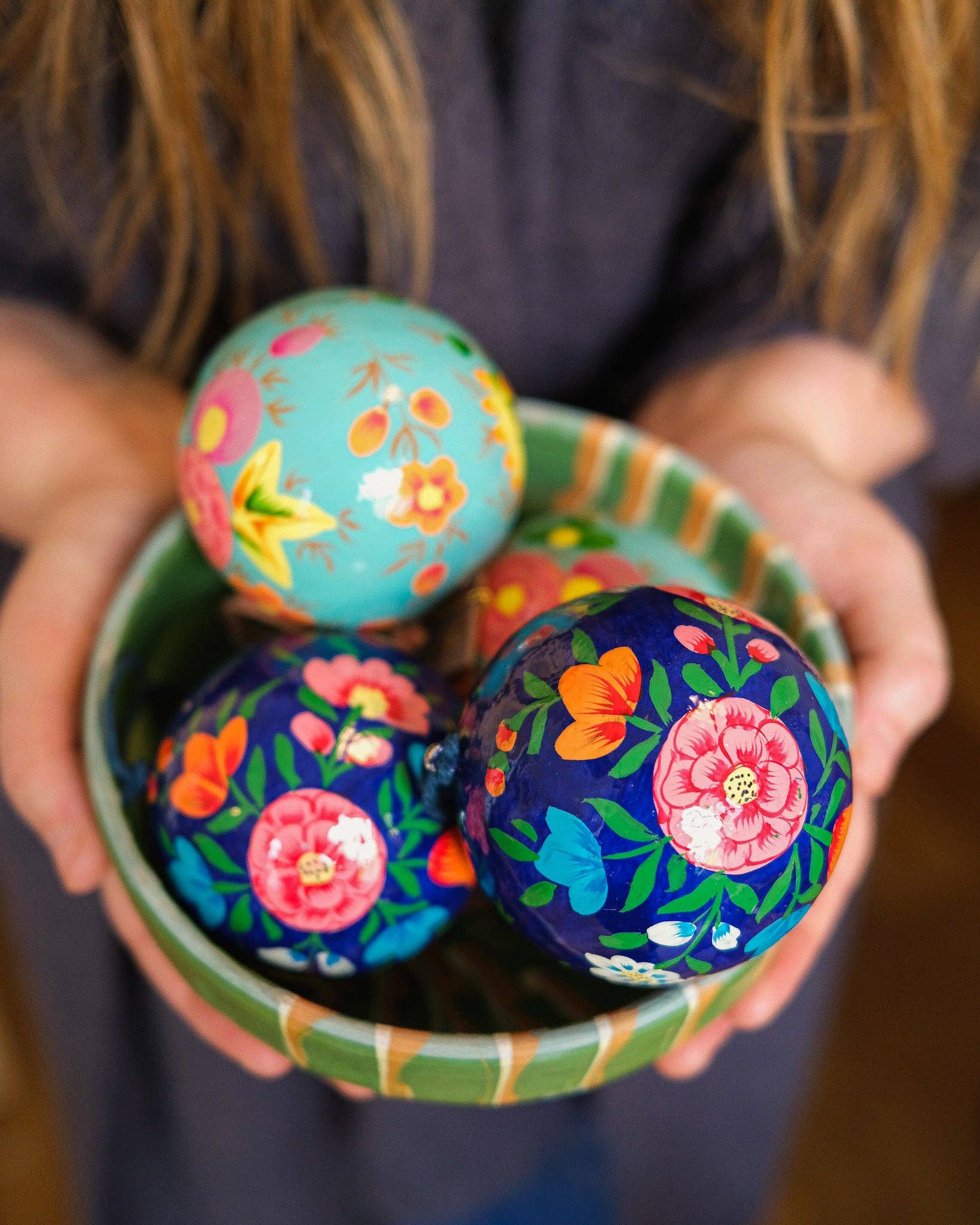 Deep Blue Florals Bauble - Image 2