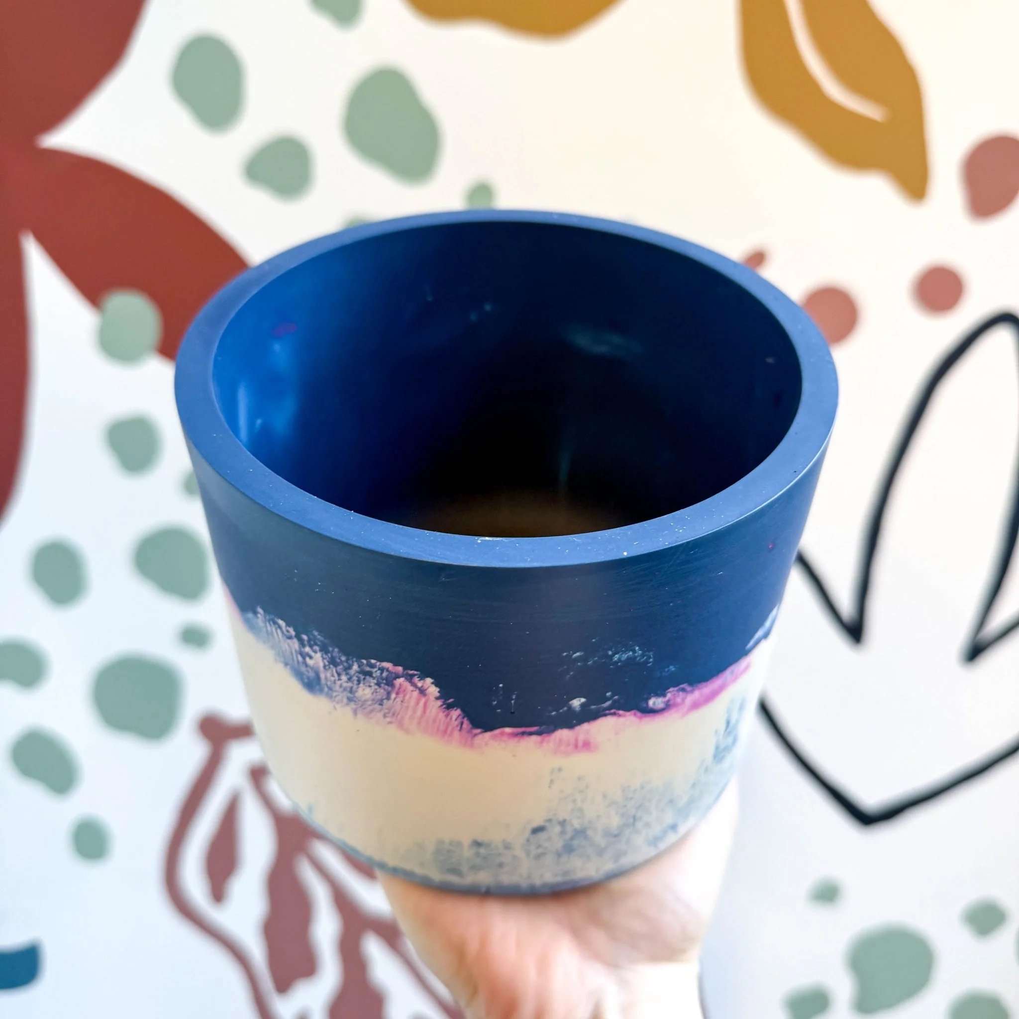 Deep Blue, Neon Pink and Putty Jesmonite Pot - Image 2