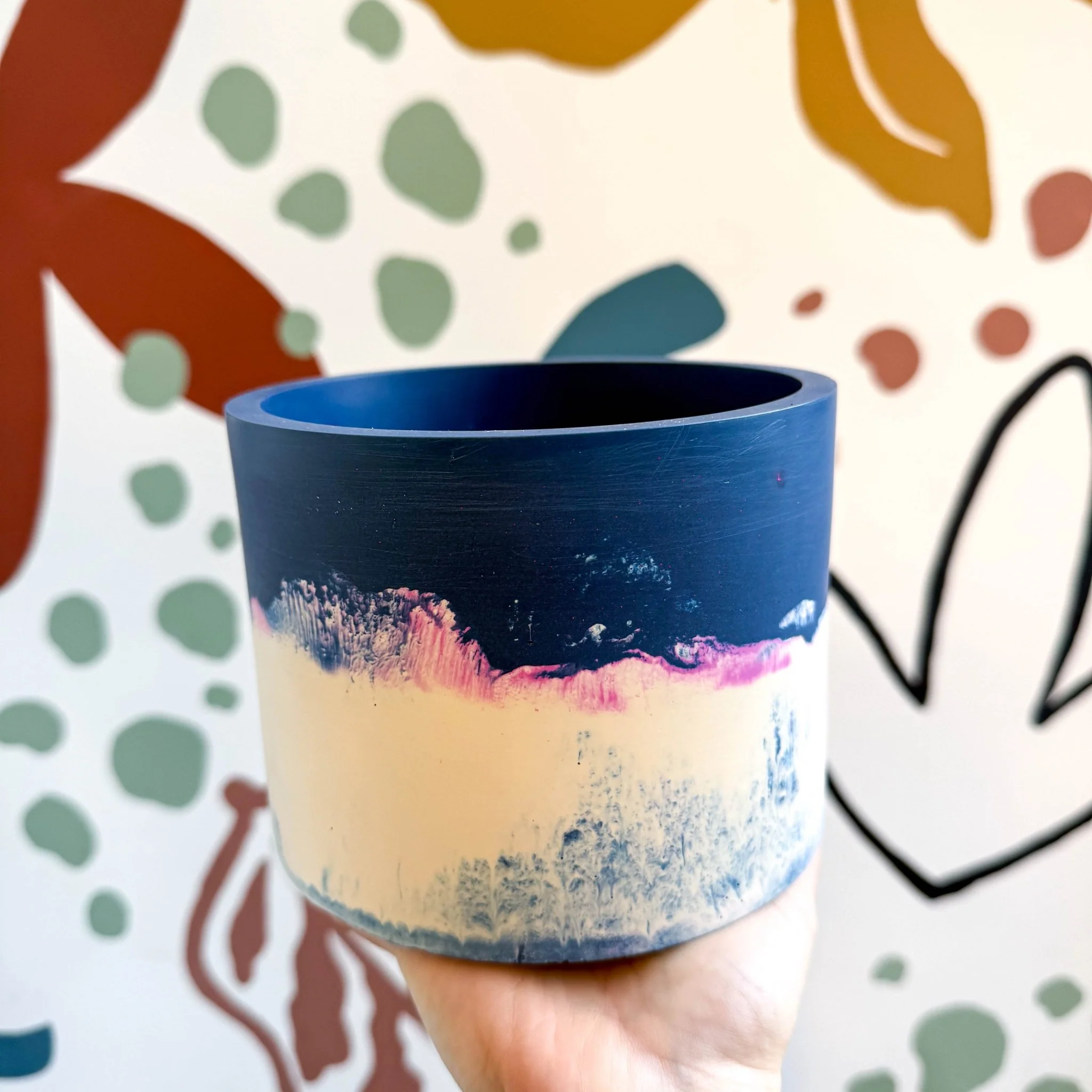Deep Blue, Neon Pink and Putty Jesmonite Pot - Image 3