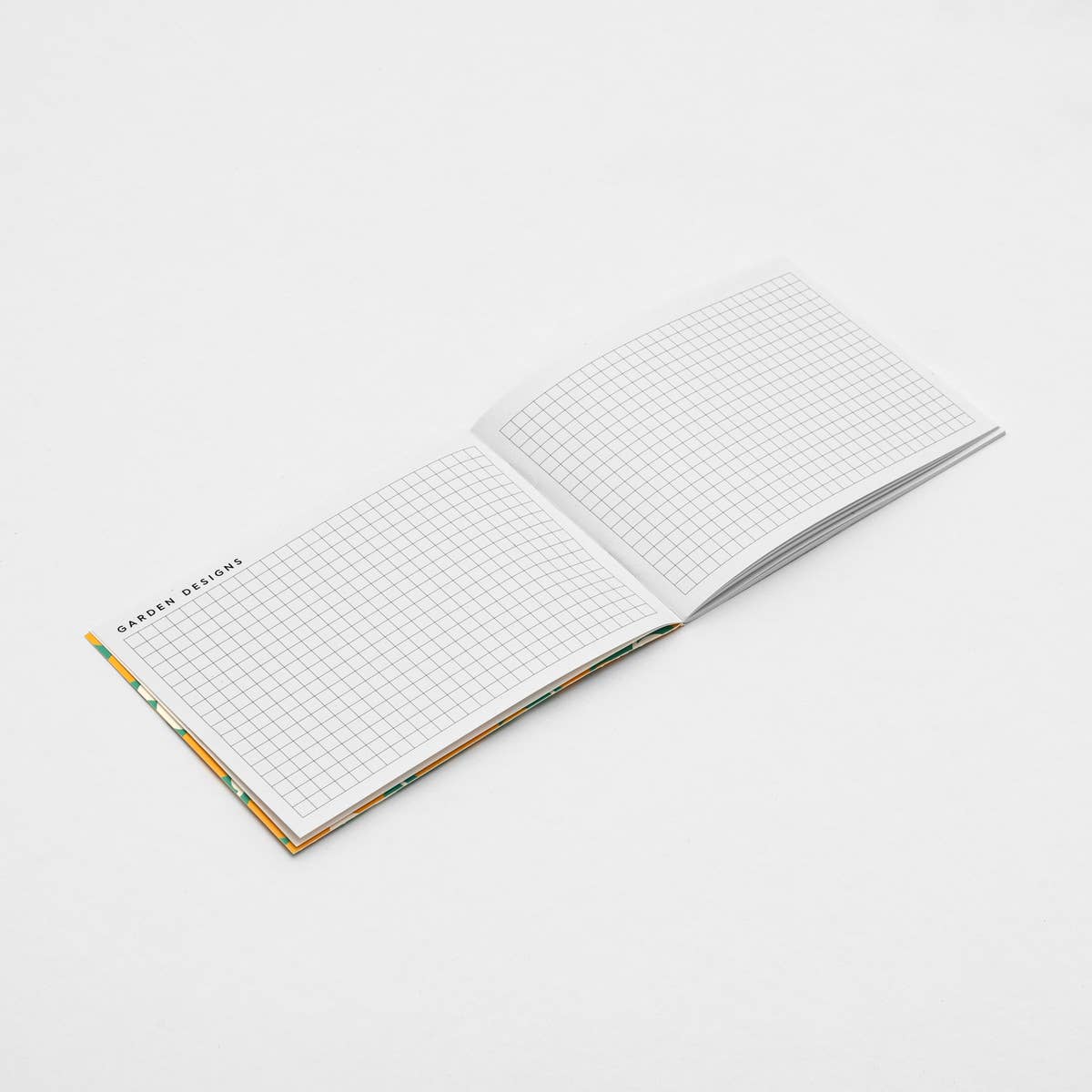 Gardener's Diary in Blumen Daisy Print - Image 5