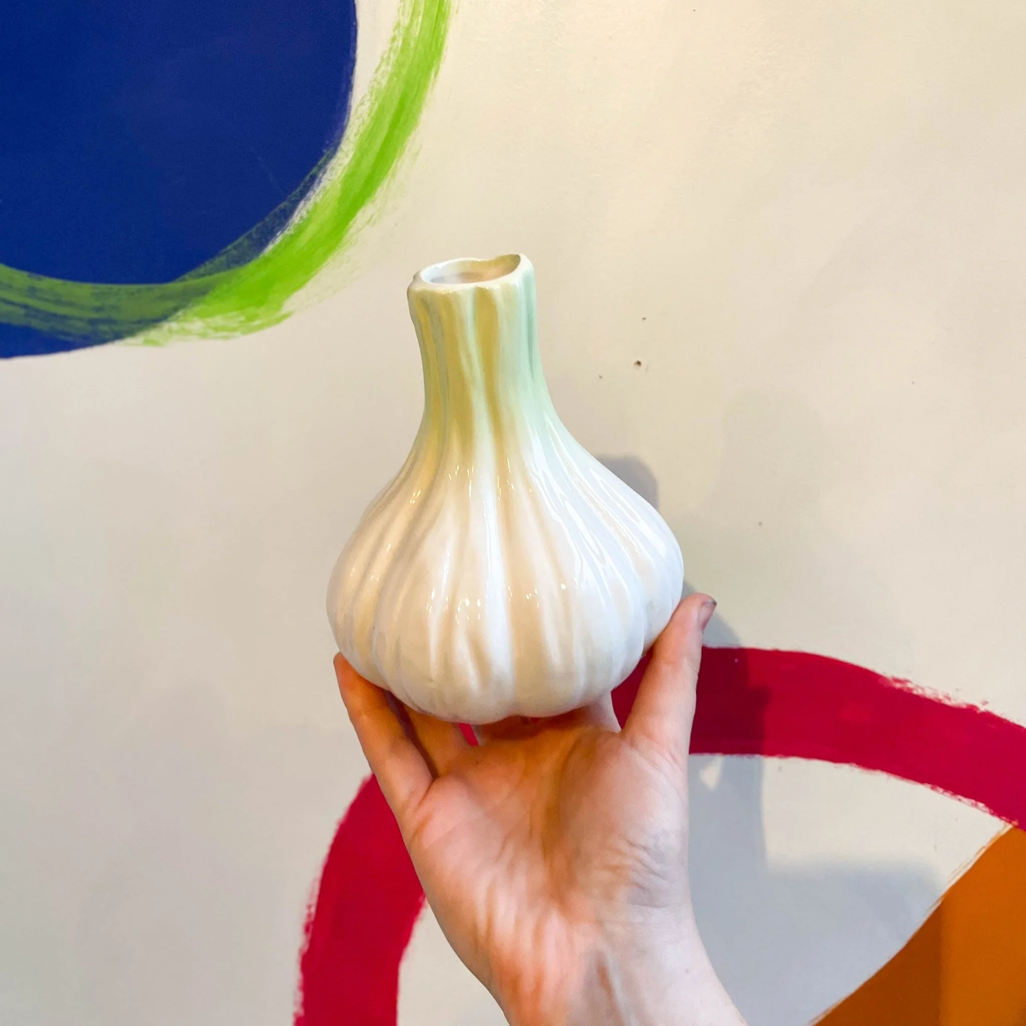 Garlic Bulb Ceramic Vase - Image 3