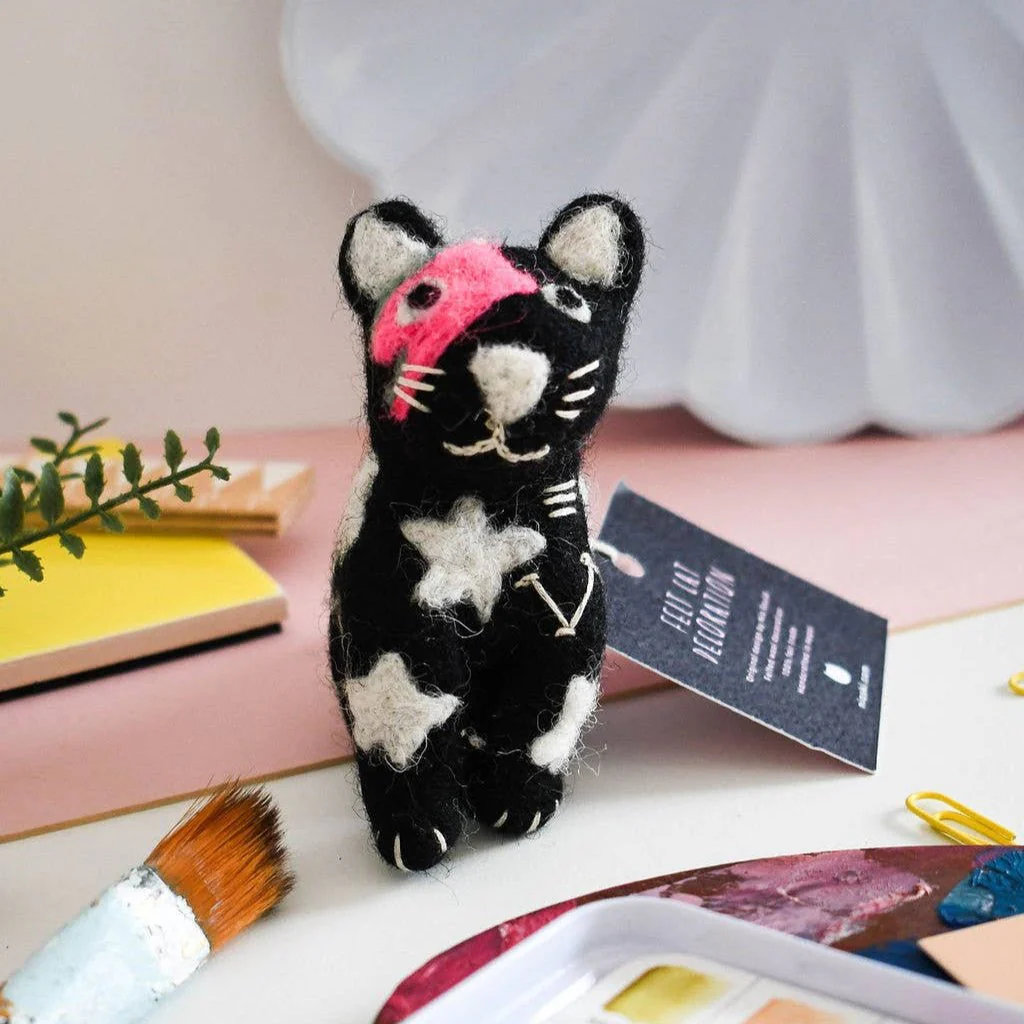 Niaski Kitty Starfluff Felt Decoration – Handmade Fair Trade