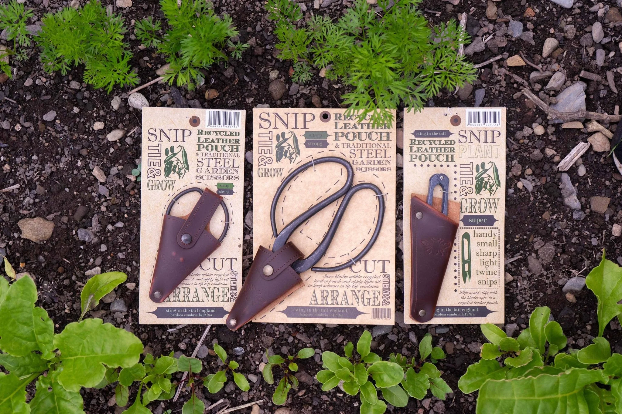 Large Scissors in Recycled Leather Pouch - Image 2
