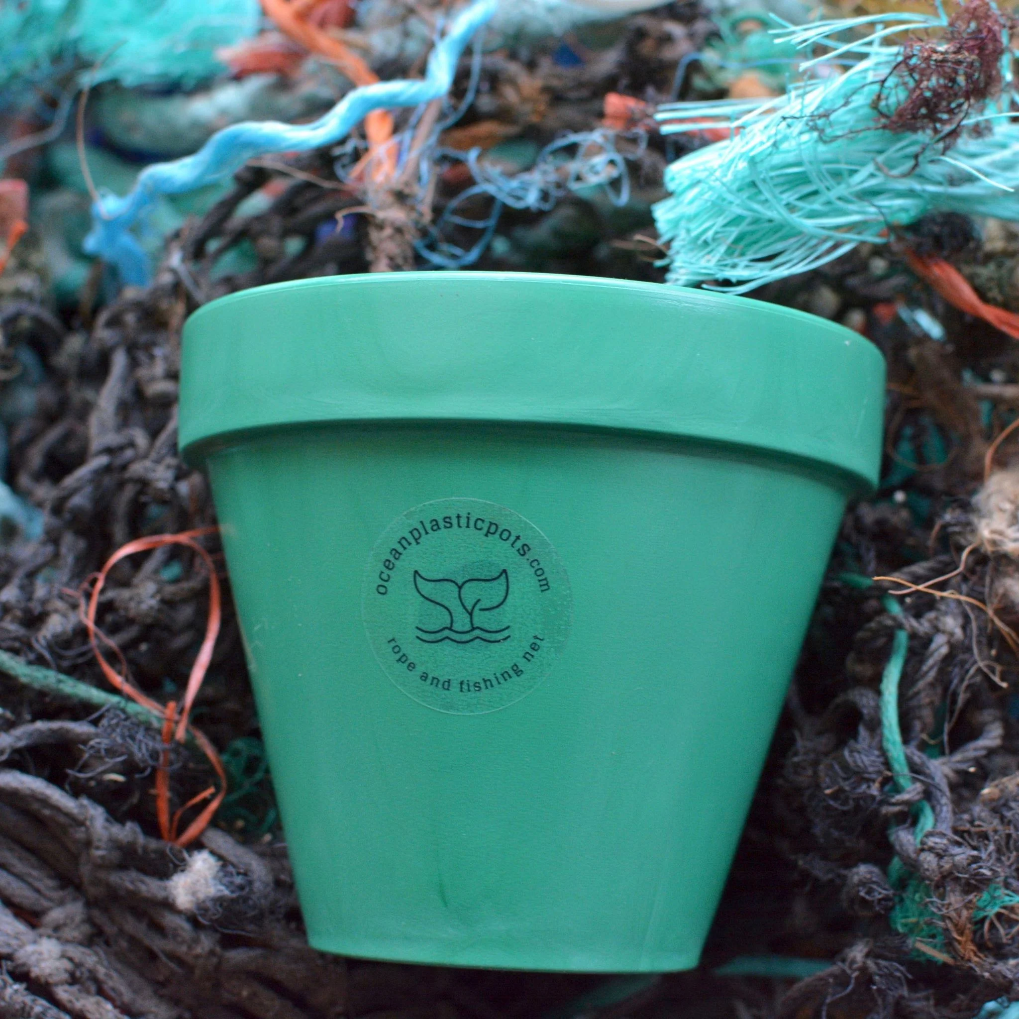 Ocean Plastic Pot & Saucer in Dark Green - 13cm