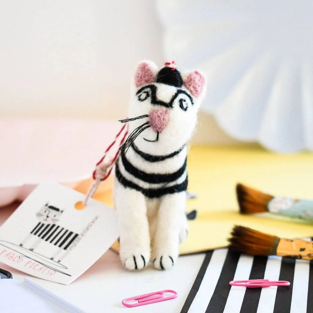 Niaski Pablo Picatso Felt Decoration – Handmade Fair Trade