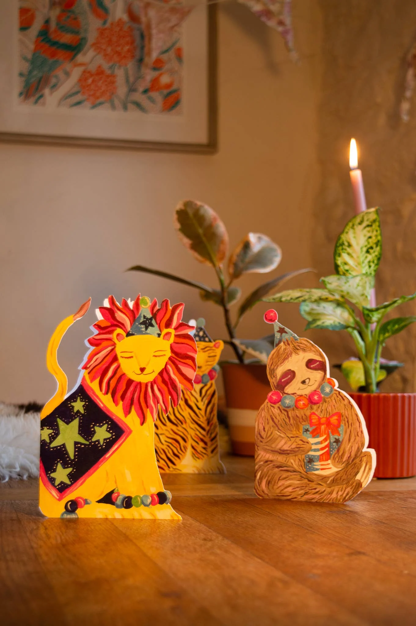 'Party Lion' Die-Cut Greetings Card - Image 3