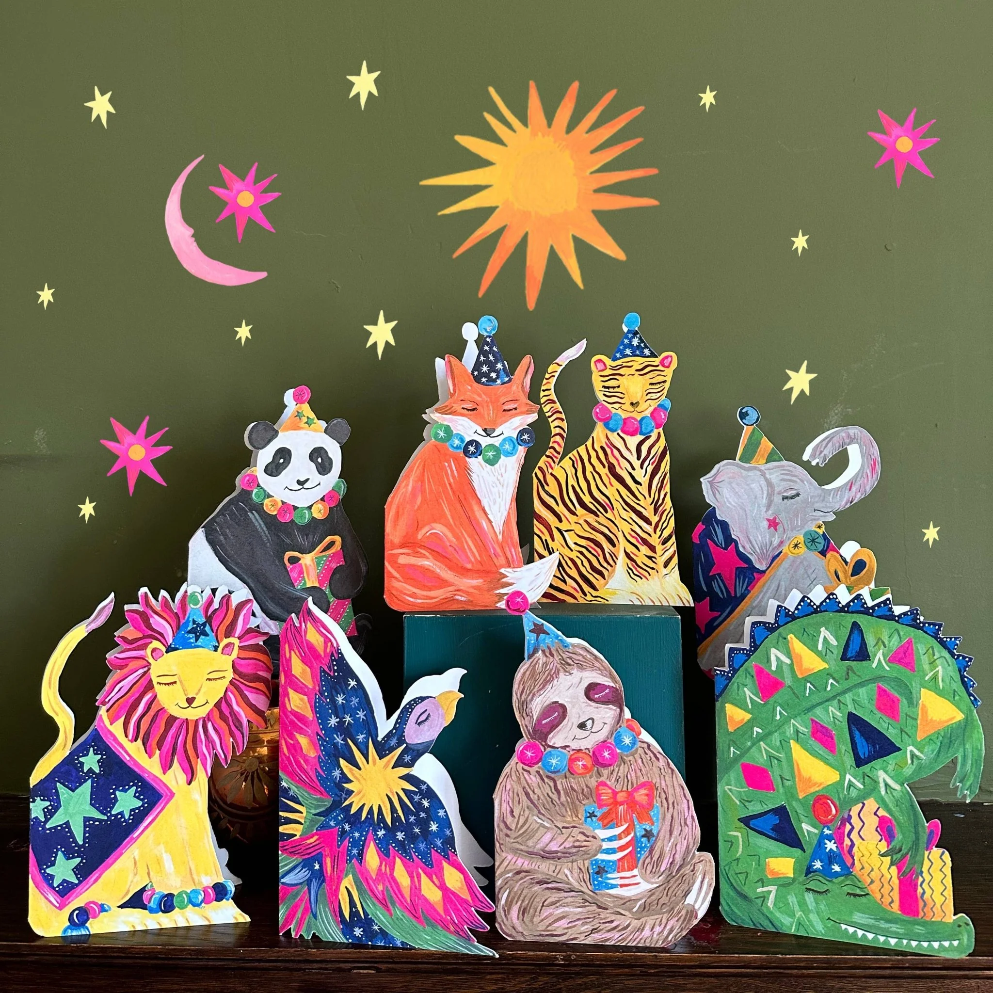 'Party Lion' Die-Cut Greetings Card - Image 5