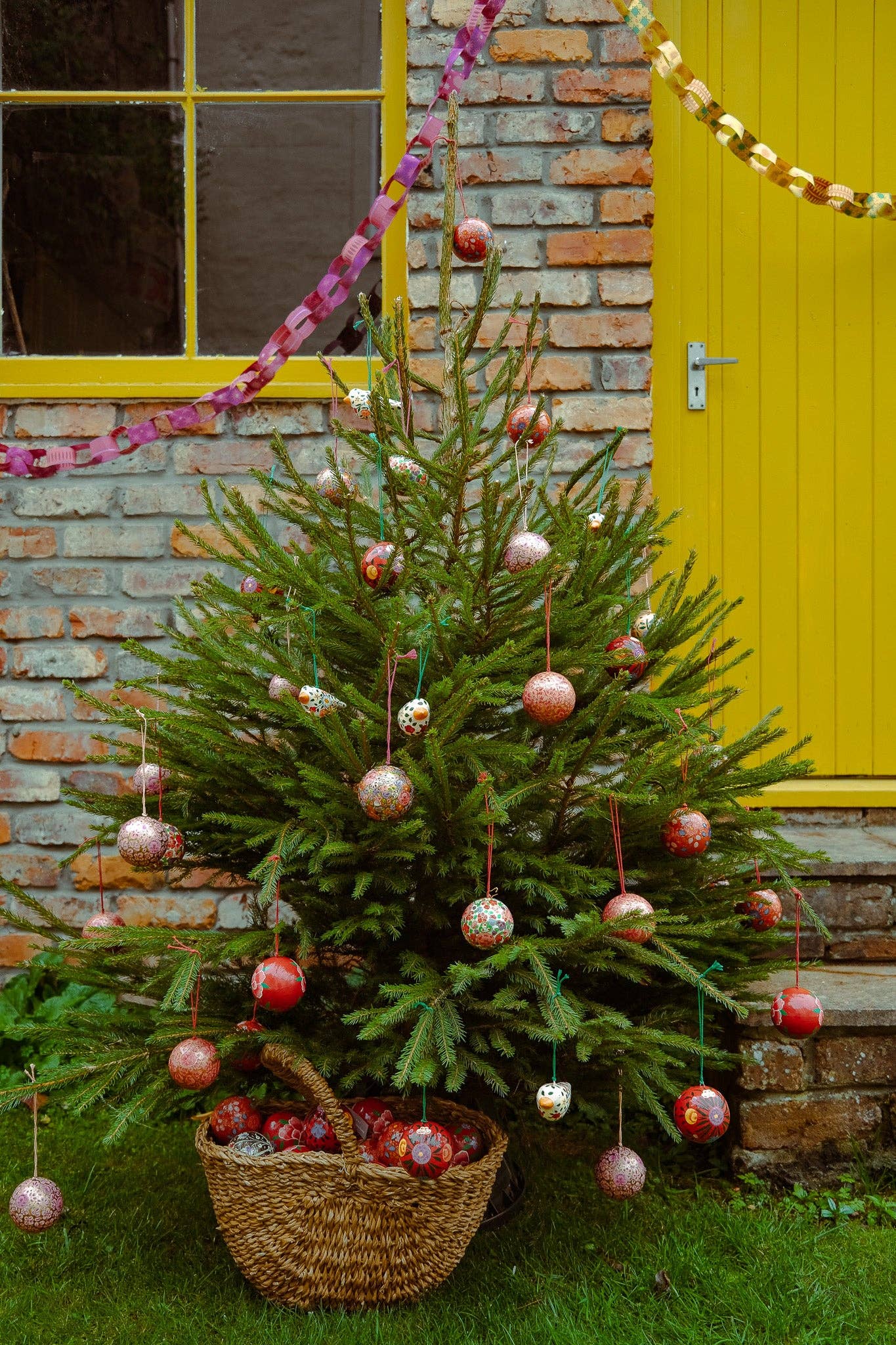 Red Bouquet Bauble - Image 6
