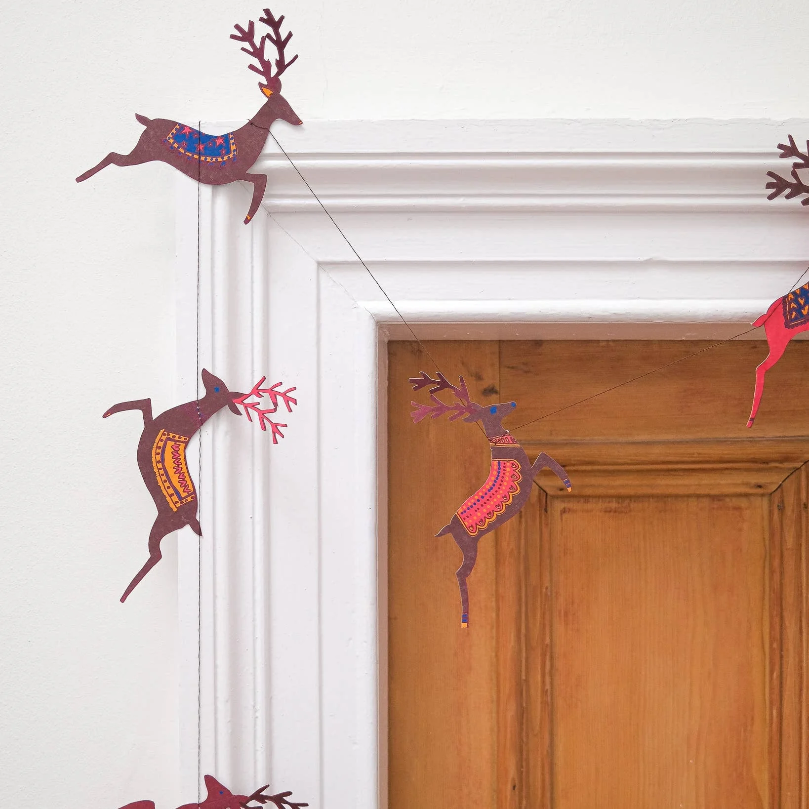 Reindeers Sewn Garland - Image 2