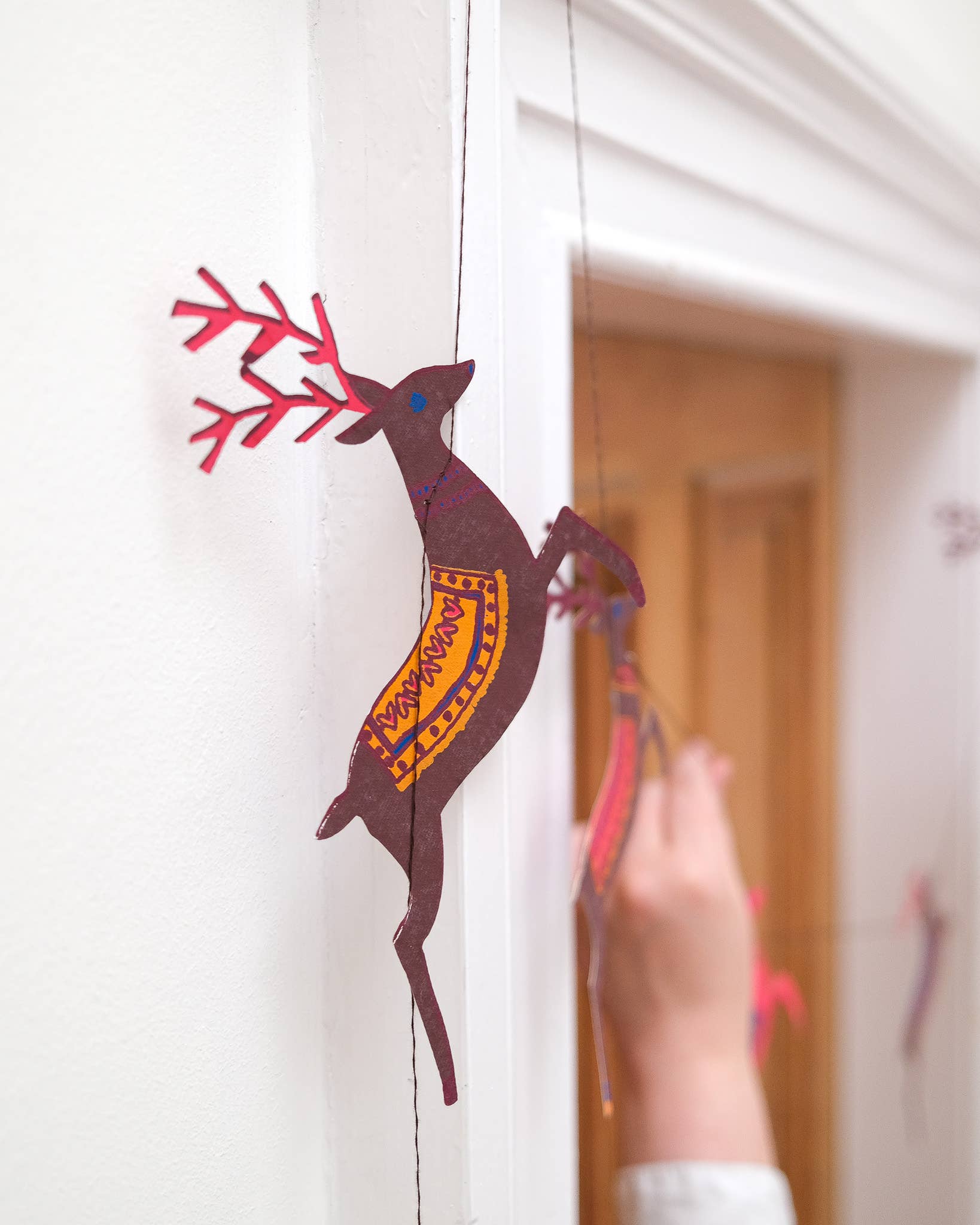 Reindeers Sewn Garland - Image 4