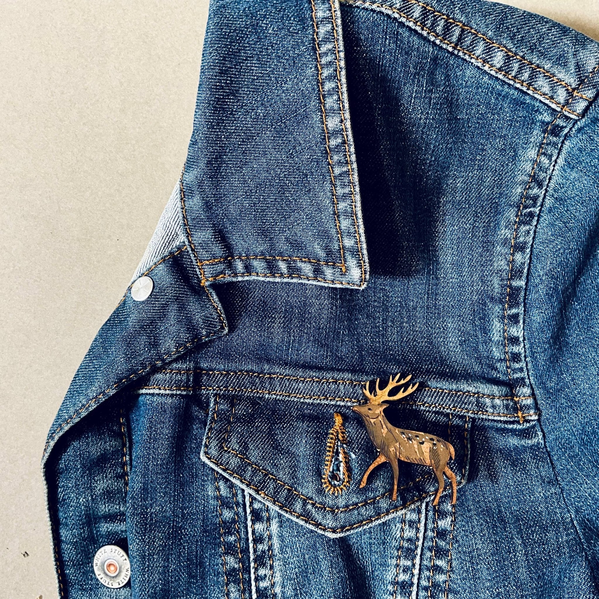 Stag Mini Pin Brooch - Image 3