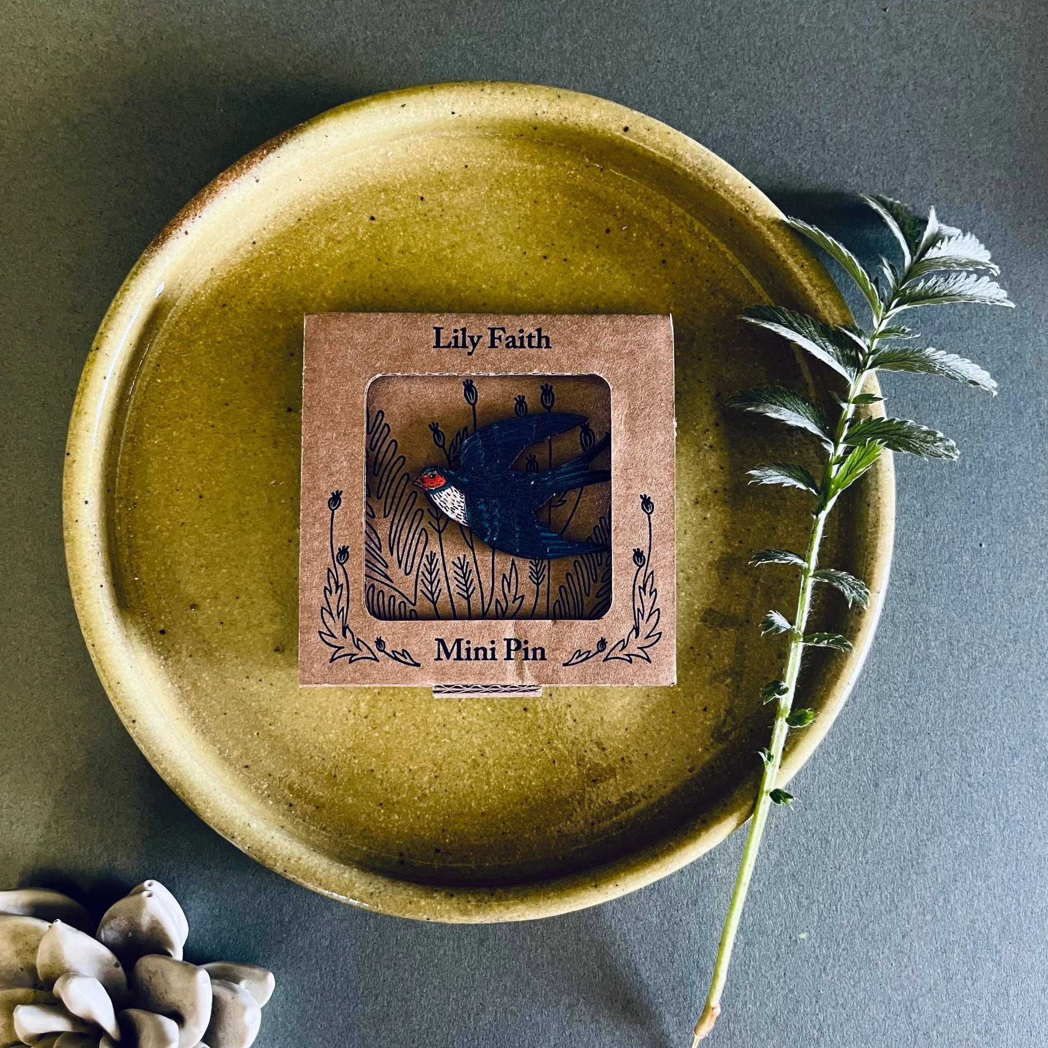 Swallow Mini pin Brooch  - Image 5