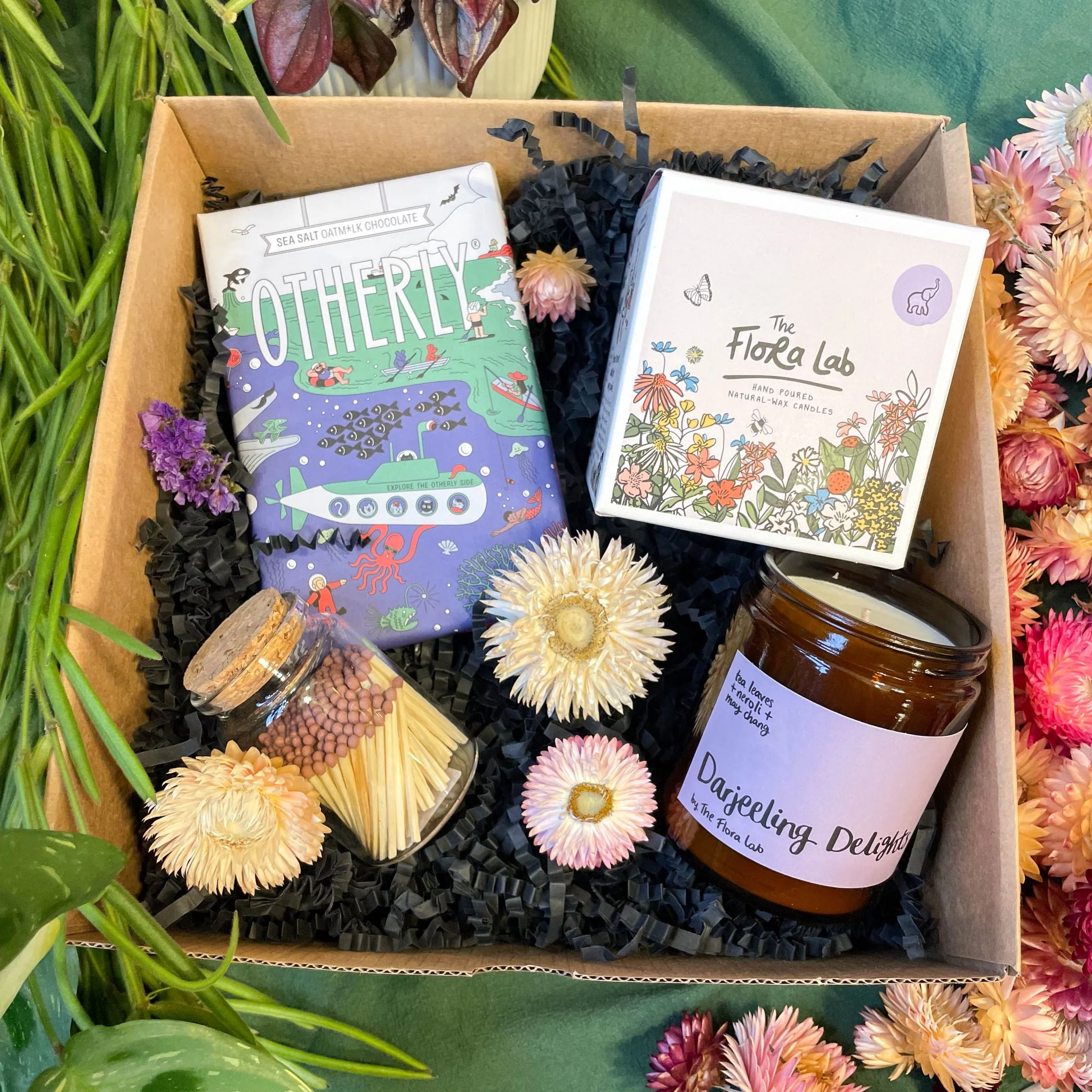 The Flora Lab Candle Gift Set - Handmade Poured Candle, Chocolate Bar + Safety Matches in Jar - Image 3