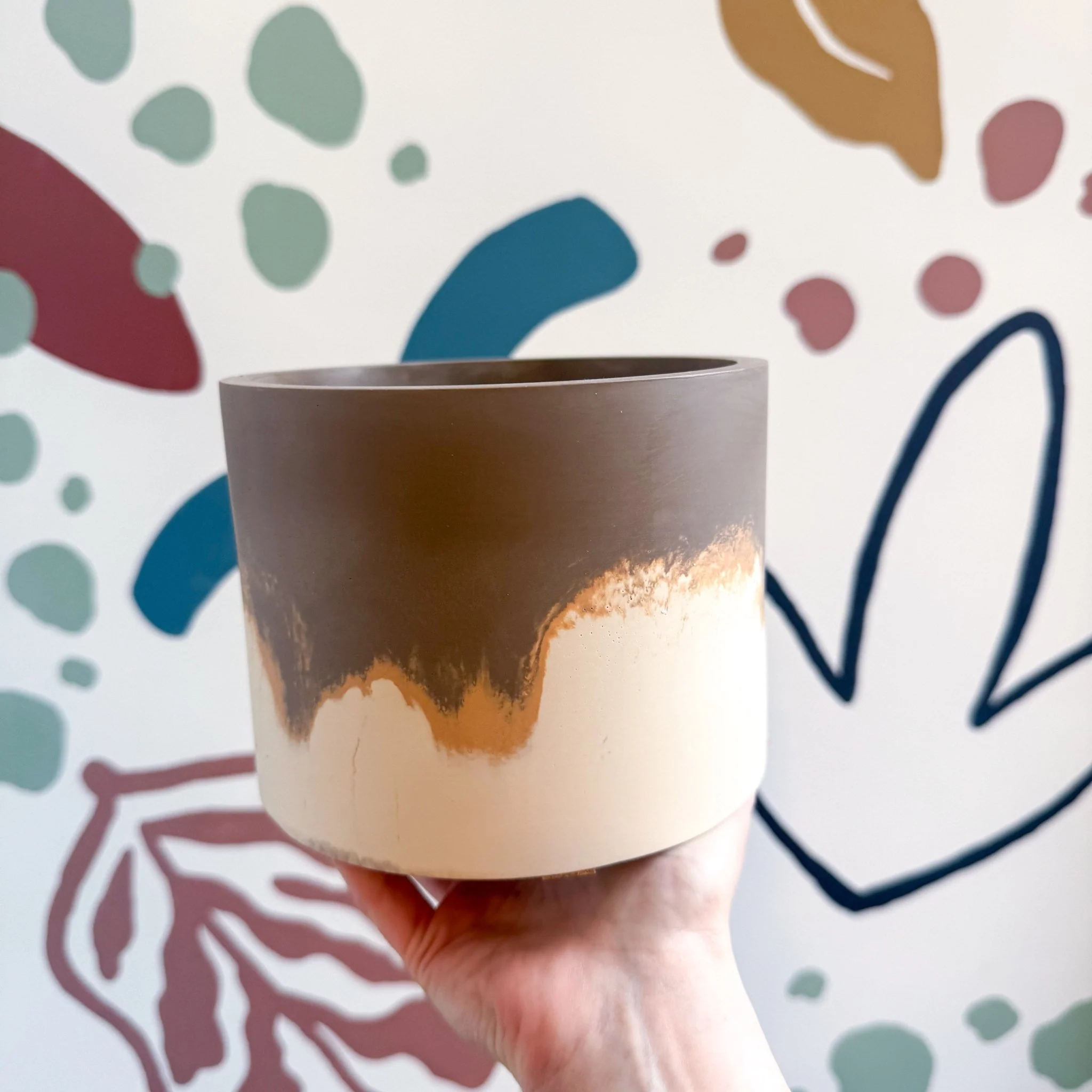 The Linnaeus’s Two-Toed Sloth Jesmonite Pot [Beneath the Canopy RHS Collab] - Image 6