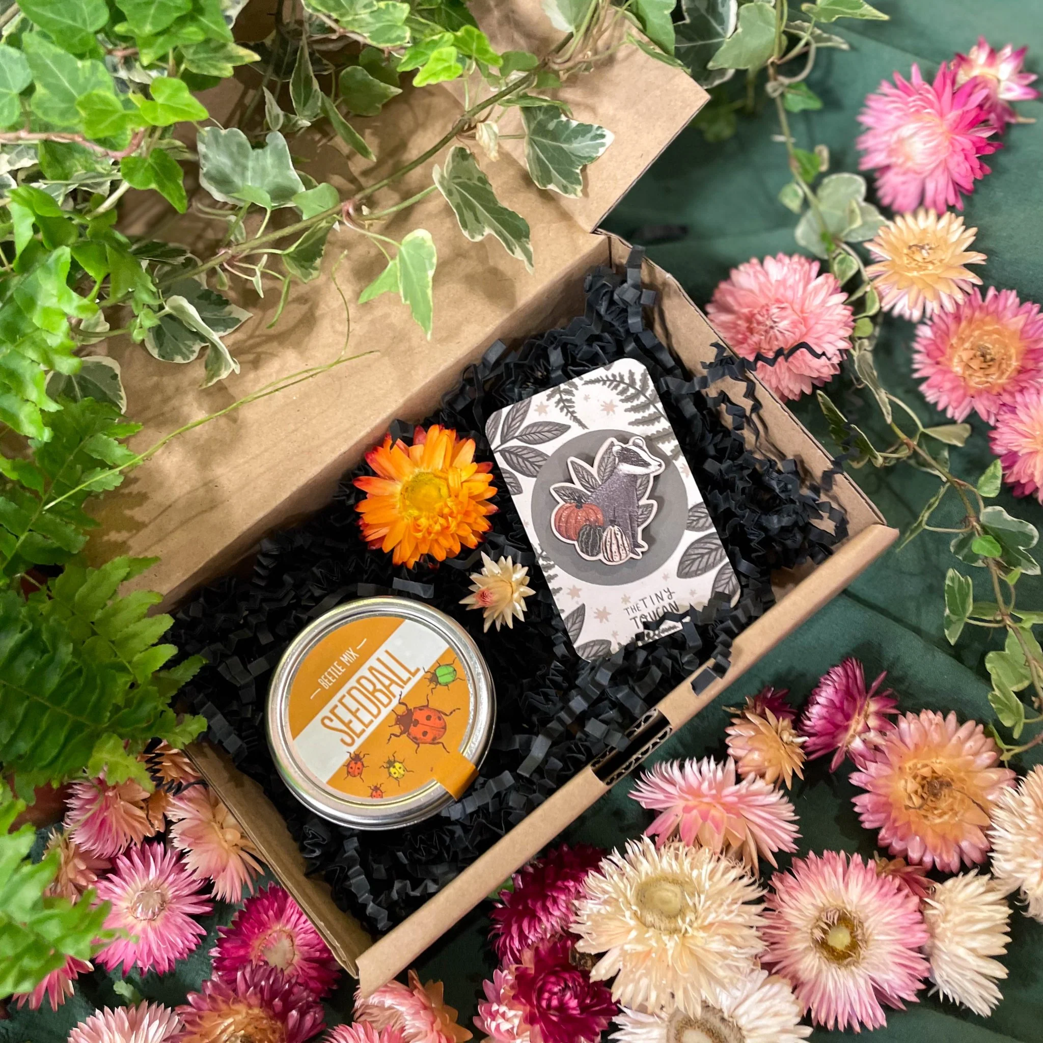 The Flower Lover Mini Gift Set - Wooden Pin and Wildflower Seeds