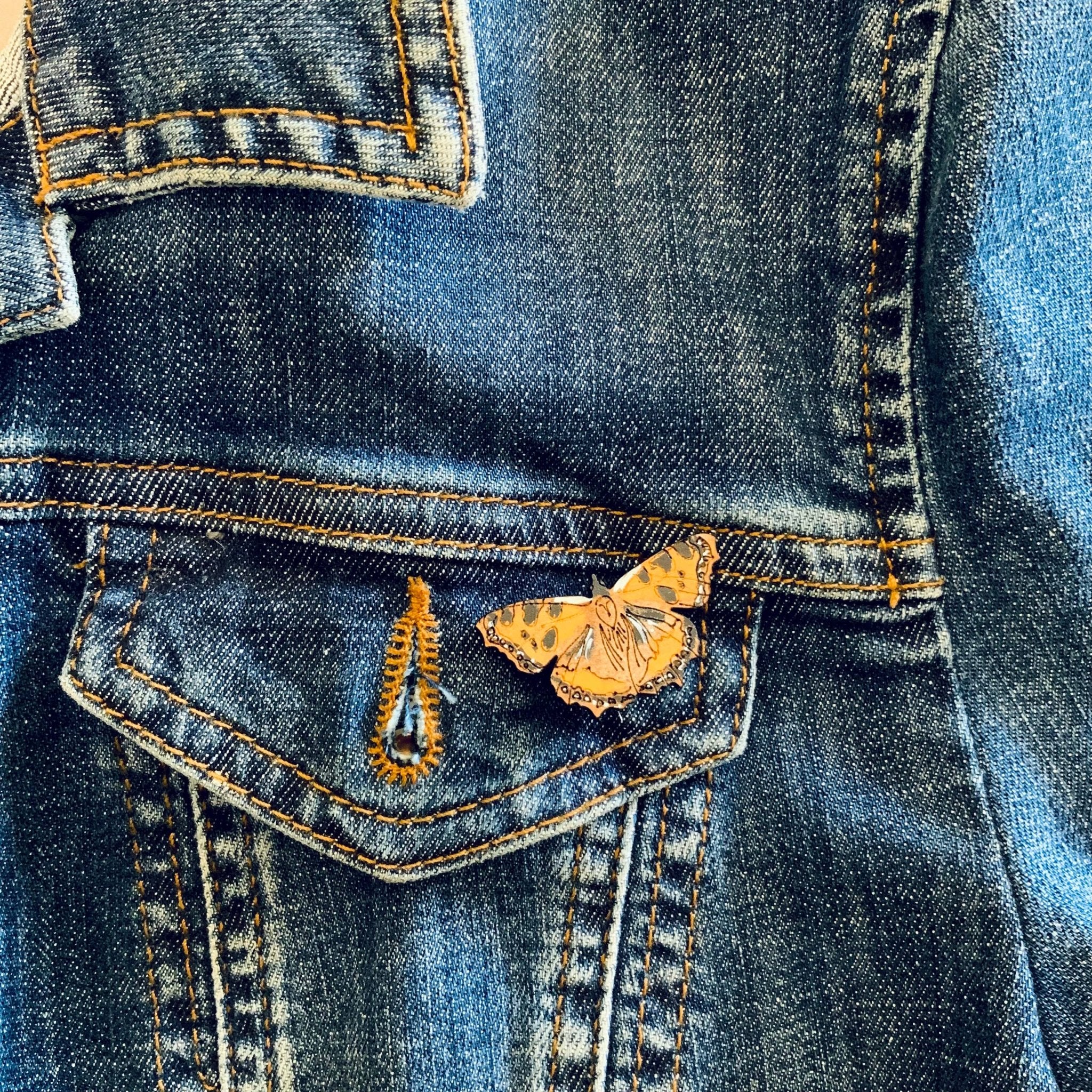 Tortoiseshell Butterfly Mini Pin Brooch - Image 4