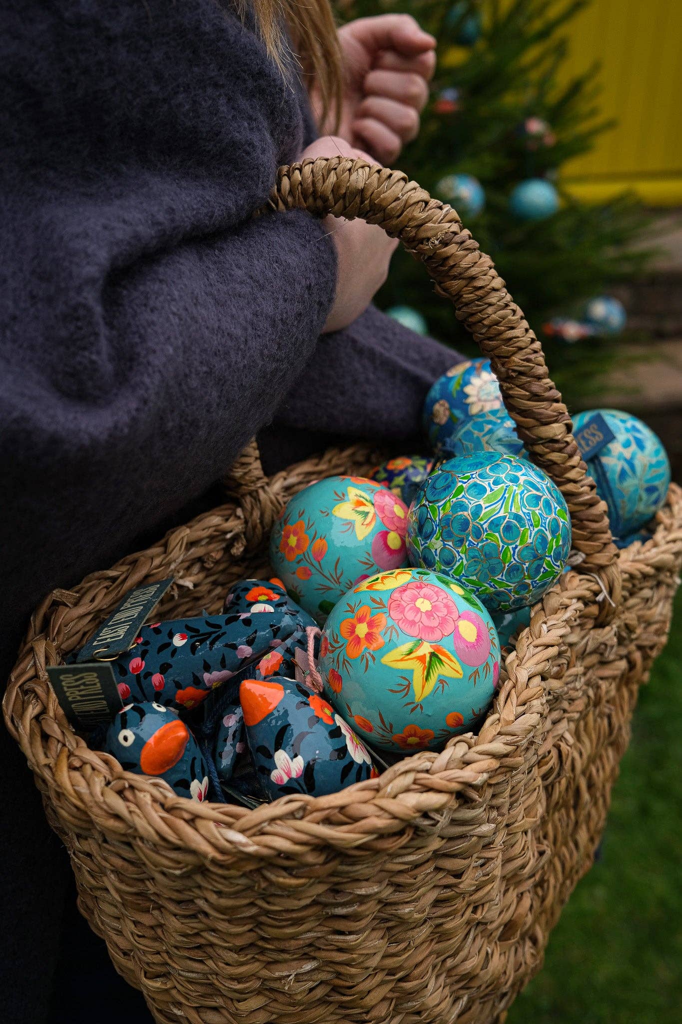 Turquoise Flowers Bauble - Image 4